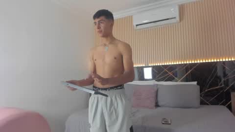 Snapshot of bruno_fox_ chatting on 07/08/26, 08:13 Bruno online show from 07/08/26, 08:13