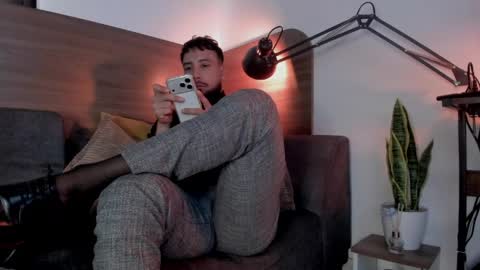 Snapshot of bruno_woods chatting on 05/04/26, 04:25 Andres Suarez online show from 05/04/26, 04:25