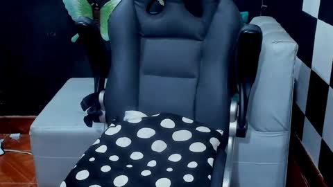 Join my fan club here 150 tokens a month online show from 02/13/25, 04:39