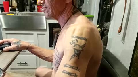 Steve... aka SkinnieDippin aka TimberTramp online show from 03/02/25, 07:43