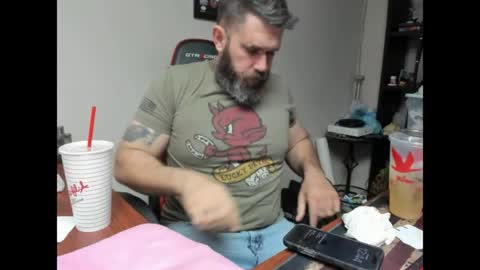 Snapshot of brutalmaster1983 chatting on 04/18/26, 04:44 BRUTALMASTER1983 online show from 04/18/26, 04:44