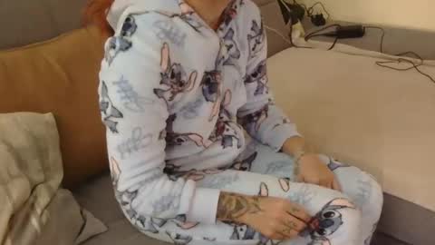 Snapshot of brutecia chatting on 11/29/25, 10:40 brutecia online show from 11/29/25, 10:40