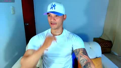 Snapshot of bryan_boy_ chatting on 07/17/26, 01:56 bryan online show from 07/17/26, 01:56