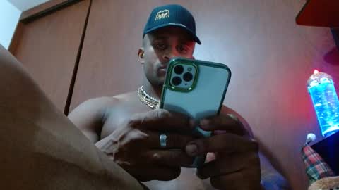 Snapshot of bryan_colen chatting on 03/07/25, 04:57 Enjoy the best muscle straws   online show from 03/07/25, 04:57