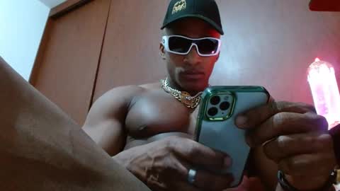Snapshot of bryan_colen chatting on 03/09/25, 03:54 Enjoy the best muscle straws   online show from 03/09/25, 03:54