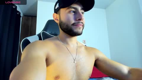 Snapshot of bryan_oficials chatting on 10/13/25, 02:55 bryan_oficials online show from 10/13/25, 02:55