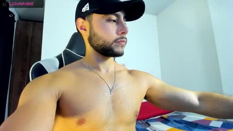 Snapshot of bryan_oficials chatting on 10/14/25, 12:44 bryan_oficials online show from 10/14/25, 12:44