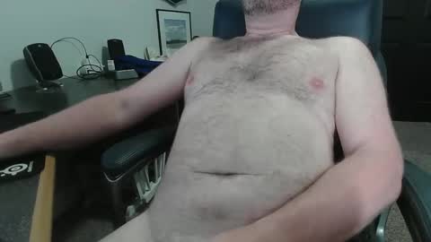 Snapshot of bryanbrwn2001 chatting on 04/14/26, 06:47 bryanbrwn2001 online show from 04/14/26, 06:47