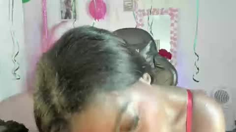 hot online show from 04/25/26, 04:48