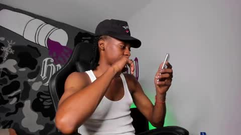 Snapshot of bryxon777 chatting on 04/01/26, 09:12 BRYSON online show from 04/01/26, 09:12