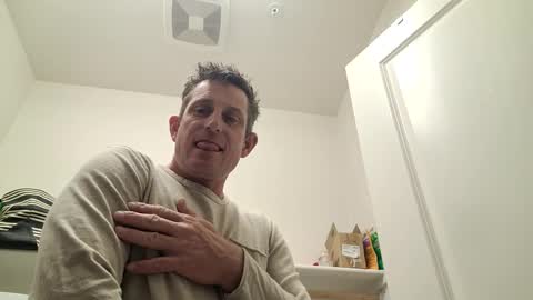 Snapshot of btownstud chatting on 12/20/24, 09:32 btownstud online show from 12/20/24, 09:32