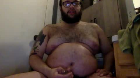 Snapshot of bttmchub98 chatting on 10/15/25, 11:38 bttmchub98 online show from 10/15/25, 11:38