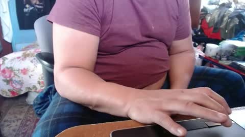 Snapshot of bubbasmalls chatting on 02/01/25, 08:37 Bubba Smalls online show from 02/01/25, 08:37