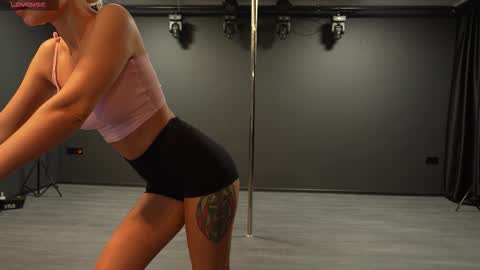 Bubble  gum  online show from 11/15/25, 08:05