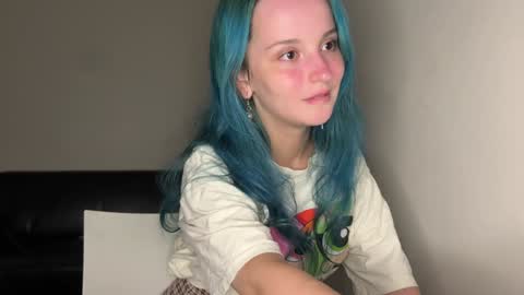 Snapshot of bubble_b00 chatting on 01/19/25, 04:04 bubble_b00 online show from 01/19/25, 04:04