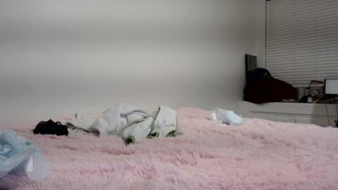 Snapshot of bubble_girl_lo chatting on 03/28/26, 03:06 Queen Lola XXX online show from 03/28/26, 03:06