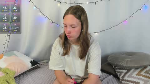 Snapshot of bubblebbb chatting on 12/14/24, 05:18 Sabrina  online show from 12/14/24, 05:18