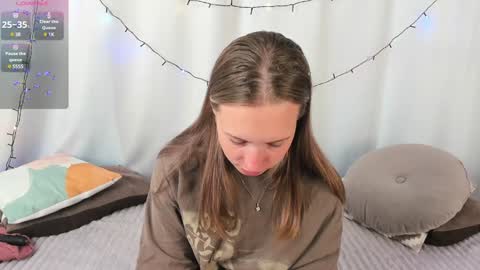 Snapshot of bubblebbb chatting on 12/15/24, 06:18 Sabrina  online show from 12/15/24, 06:18