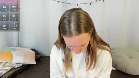 Snapshot of bubblebbb chatting on 12/31/24, 04:06 Sabrina  online show from 12/31/24, 04:06