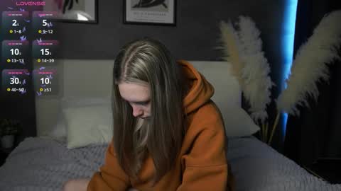 Snapshot of bubblebbb chatting on 10/02/25, 04:08 Sabrina  online show from 10/02/25, 04:08