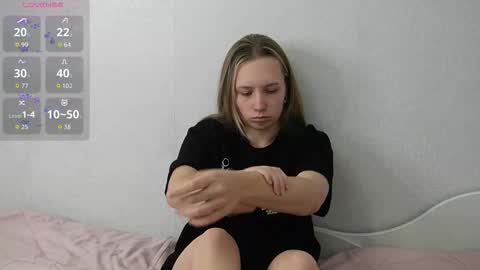 Snapshot of bubblebbb chatting on 10/15/25, 05:07 Sabrina  online show from 10/15/25, 05:07