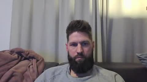 Snapshot of bubblebee1982 chatting on 12/14/24, 08:40 bubblebee1982 online show from 12/14/24, 08:40