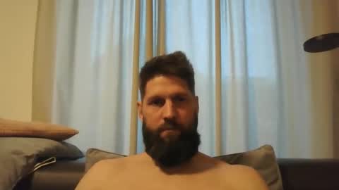 Snapshot of bubblebee1982 chatting on 12/17/24, 02:44 bubblebee1982 online show from 12/17/24, 02:44