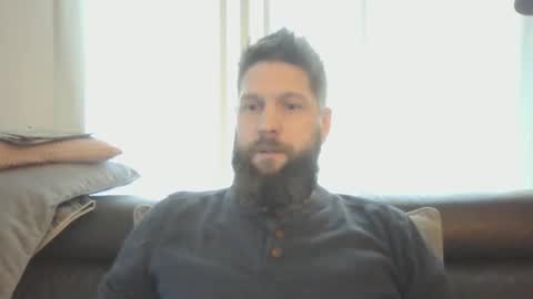 Snapshot of bubblebee1982 chatting on 12/21/24, 01:42 bubblebee1982 online show from 12/21/24, 01:42