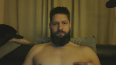 Snapshot of bubblebee1982 chatting on 12/22/24, 05:01 bubblebee1982 online show from 12/22/24, 05:01