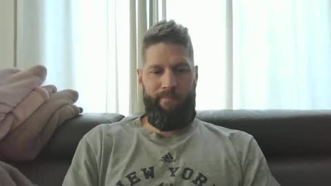 Snapshot of bubblebee1982 chatting on 01/11/25, 01:01 bubblebee1982 online show from 01/11/25, 01:01