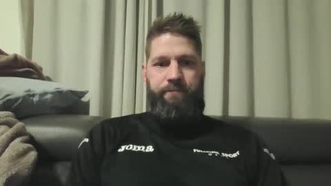 Snapshot of bubblebee1982 chatting on 01/15/25, 06:22 bubblebee1982 online show from 01/15/25, 06:22