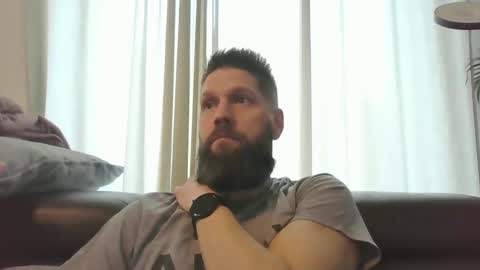 Snapshot of bubblebee1982 chatting on 01/15/25, 09:35 bubblebee1982 online show from 01/15/25, 09:35