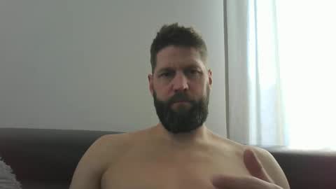 Snapshot of bubblebee1982 chatting on 02/16/25, 01:05 bubblebee1982 online show from 02/16/25, 01:05