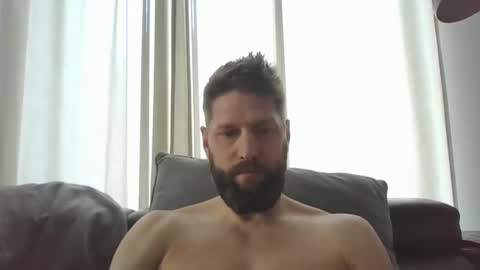 Snapshot of bubblebee1982 chatting on 02/21/25, 08:51 bubblebee1982 online show from 02/21/25, 08:51