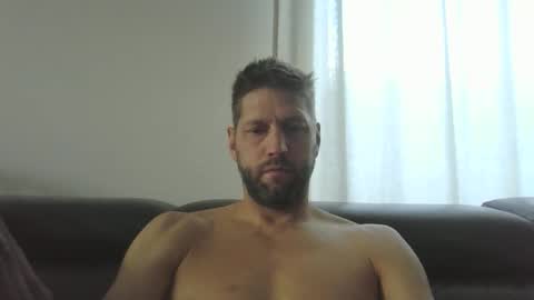 Snapshot of bubblebee1982 chatting on 09/13/25, 06:57 bubblebee1982 online show from 09/13/25, 06:57