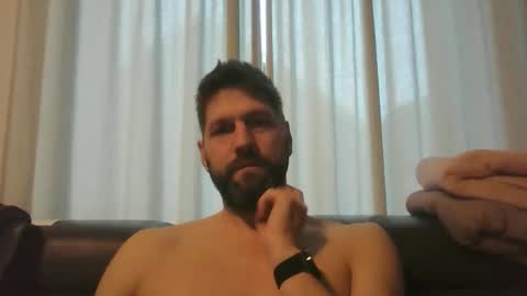 Snapshot of bubblebee1982 chatting on 11/23/25, 01:22 bubblebee1982 online show from 11/23/25, 01:22