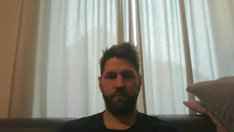 Snapshot of bubblebee1982 chatting on 12/14/25, 10:09 bubblebee1982 online show from 12/14/25, 10:09