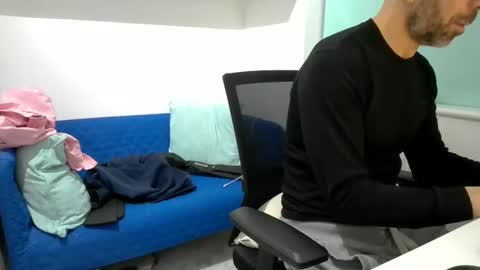 Snapshot of bubblebumdave chatting on 12/04/24, 04:49 Bubblebum online show from 12/04/24, 04:49