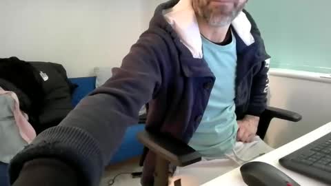 Snapshot of bubblebumdave chatting on 01/03/25, 03:12 Bubblebum online show from 01/03/25, 03:12