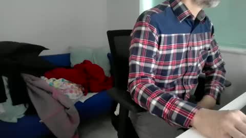 Snapshot of bubblebumdave chatting on 01/24/25, 03:24 Bubblebum online show from 01/24/25, 03:24