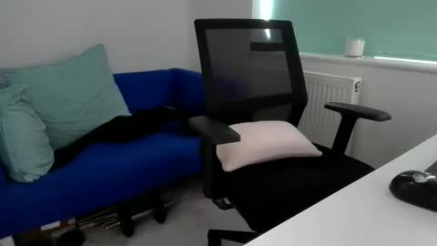 Snapshot of bubblebumdave chatting on 09/22/25, 12:18 Bubblebum online show from 09/22/25, 12:18