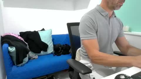 Snapshot of bubblebumdave chatting on 10/07/25, 02:14 Bubblebum online show from 10/07/25, 02:14