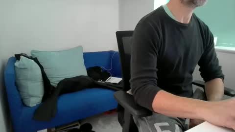 Snapshot of bubblebumdave chatting on 10/22/25, 12:05 Bubblebum online show from 10/22/25, 12:05