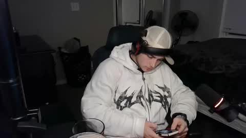 Snapshot of bubblebuttbdn chatting on 10/31/25, 03:51 BubblebuttBdn online show from 10/31/25, 03:51