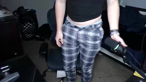 Snapshot of bubblebuttbdn chatting on 11/19/25, 04:01 BubblebuttBdn online show from 11/19/25, 04:01