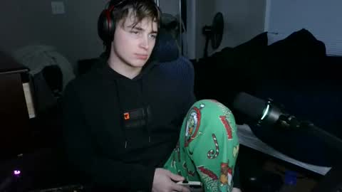 Snapshot of bubblebuttbdn chatting on 12/01/25, 12:26 BubblebuttBdn online show from 12/01/25, 12:26