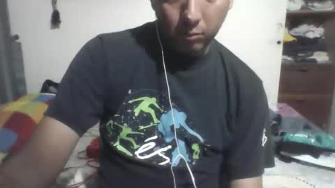 Snapshot of bucaramangahombre chatting on 12/23/25, 06:00 bucaramangahombre online show from 12/23/25, 06:00