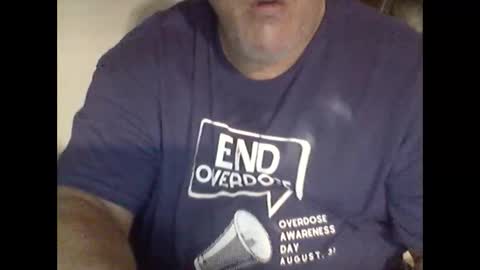 Snapshot of buddyluvzumore chatting on 01/14/25, 04:47 buddyluvzumore online show from 01/14/25, 04:47