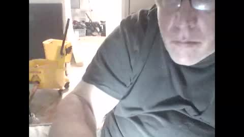 Snapshot of buddyluvzumore chatting on 01/24/25, 06:03 buddyluvzumore online show from 01/24/25, 06:03