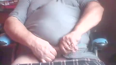 Snapshot of buddyluvzumore chatting on 02/25/25, 04:53 buddyluvzumore online show from 02/25/25, 04:53